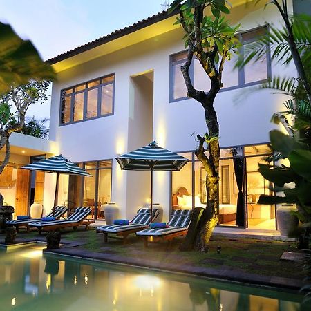 Room & Vespa 1 Seminyak  Bilik gambar