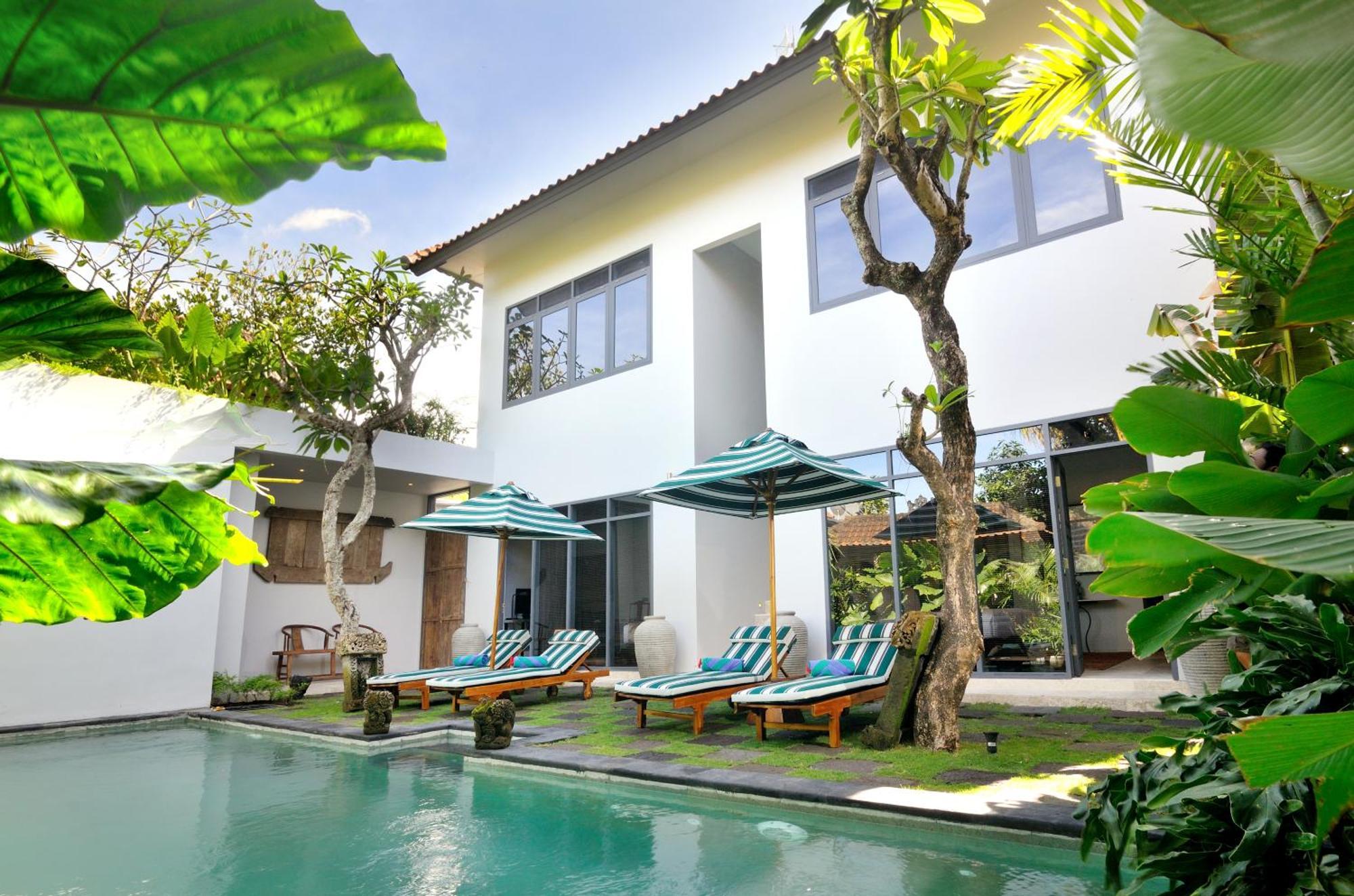 Room & Vespa 1 Seminyak  Luaran gambar