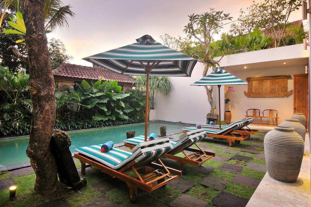 Room & Vespa 1 Seminyak  Bilik gambar